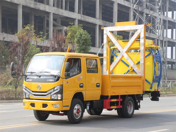 東風(fēng)D6防撞緩沖車