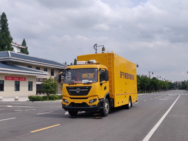 東風(fēng)天錦2000方大流量排水車