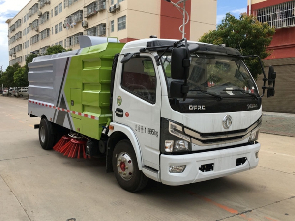 東風多利卡D7掃路車